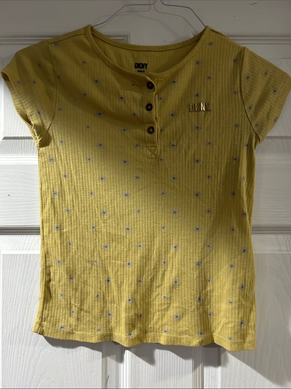 DKNY Yellow Short Sleeve Ribbed Henley Tee with Dot Print Sz small